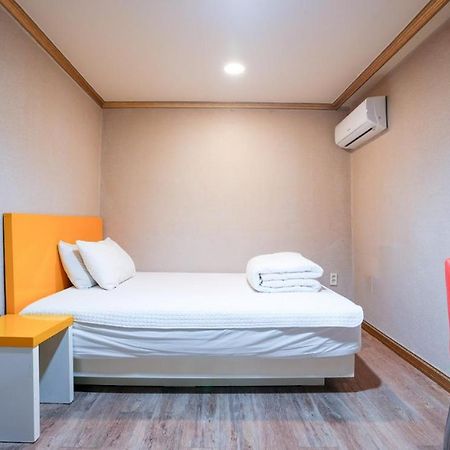 K Motel Daeyeon Пусан Екстериор снимка