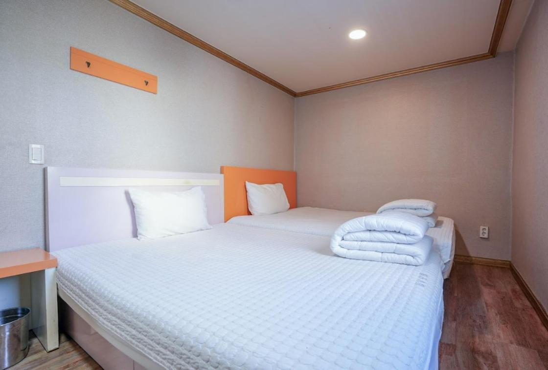 K Motel Daeyeon Пусан Екстериор снимка